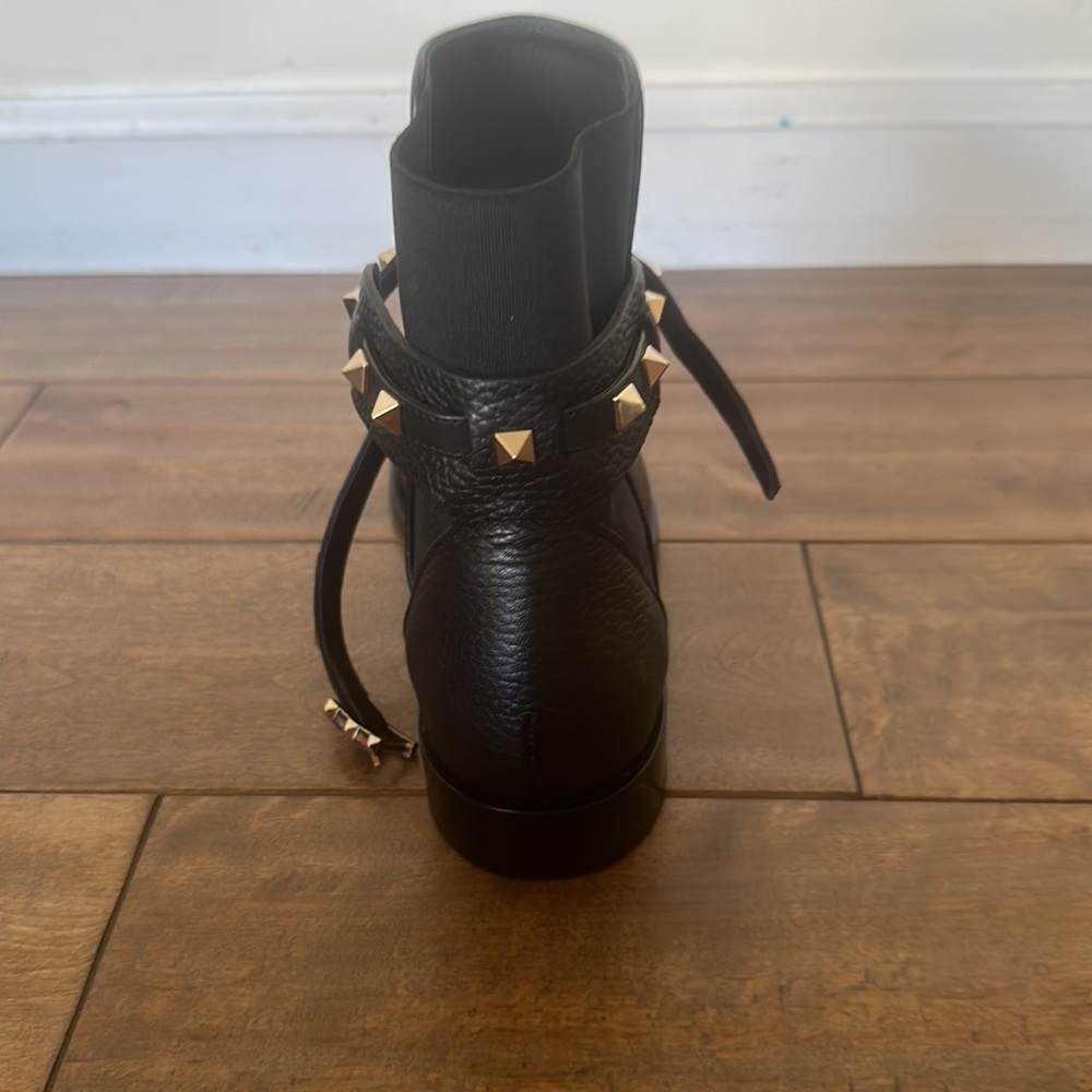 Valentino Rockstud low cut boots in Black. Original box and dust bag included.